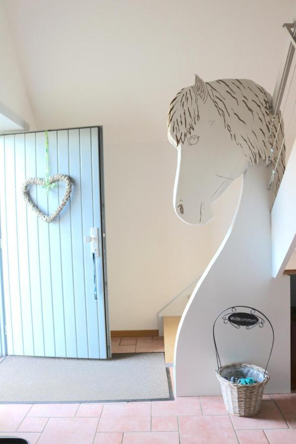 Seedorf  Familienfreundliche Ferienwohnung Am Reuterteich מראה חיצוני תמונה